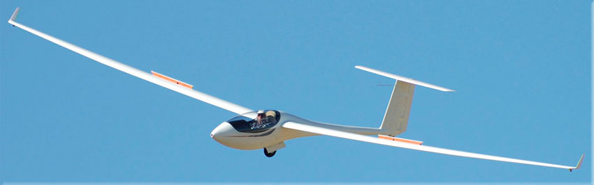 ASW24 Glider piloted by Bob Ireland, Photo by Tom Jue